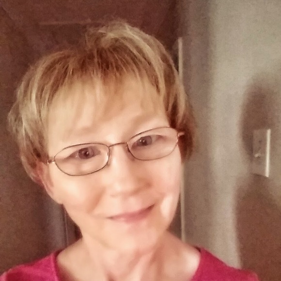 Meet your Posher, Cathy - Picture 1 of 1